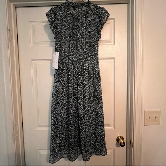 Sweet Rain Green and White Floral Dress - Picture 8 of 13